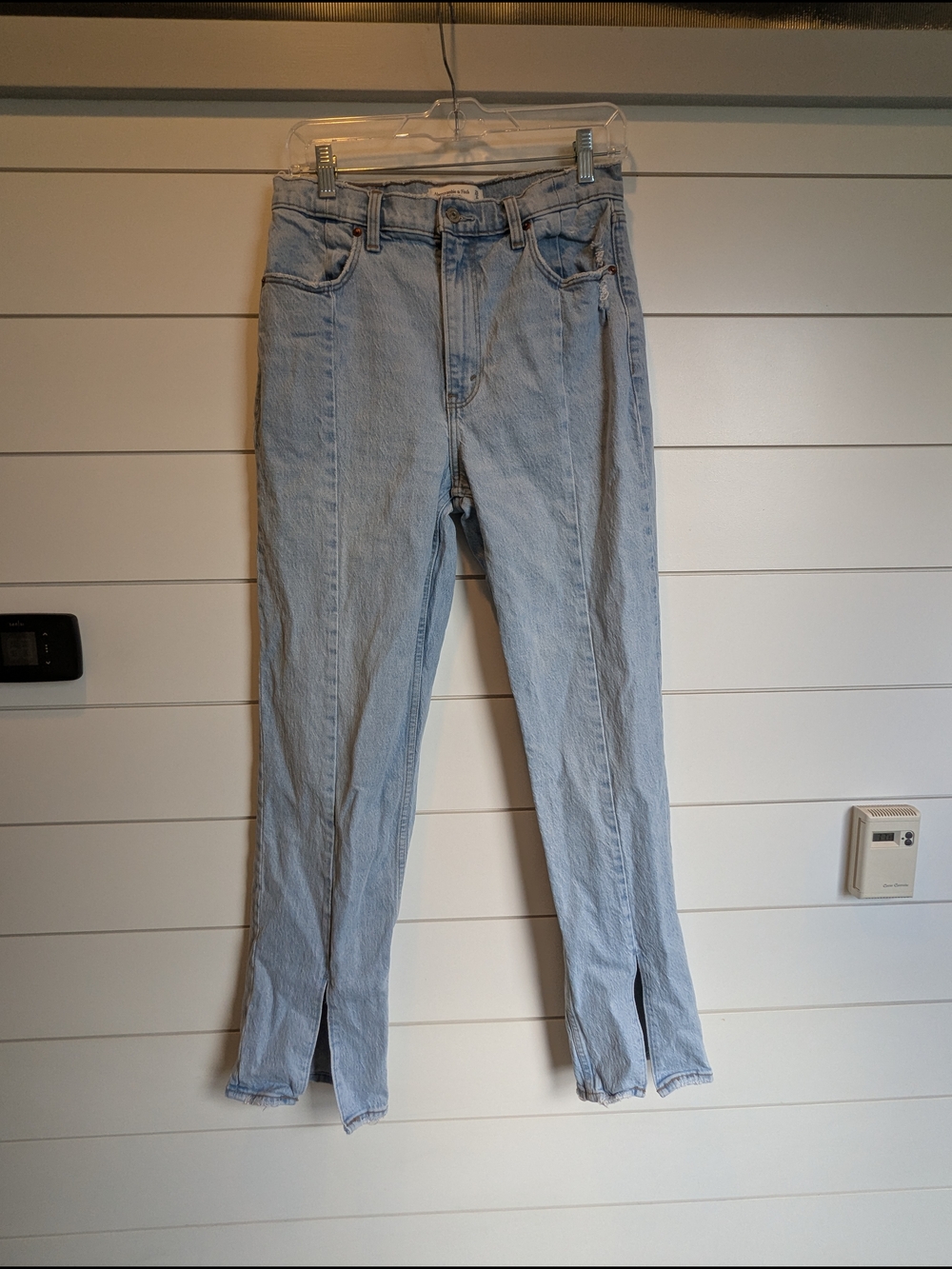 Abercrombie & Fitch 90s Straight Ultra High Rise Jeans Size 8 R 29 Split Front - Picture 4 of 14